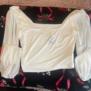 Attirance brand cream white color